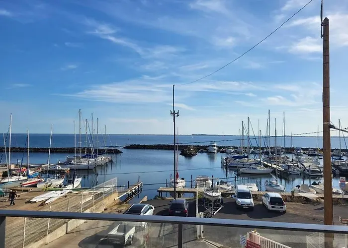 De L'artiste By Avecoeur * Marseillan (Herault)